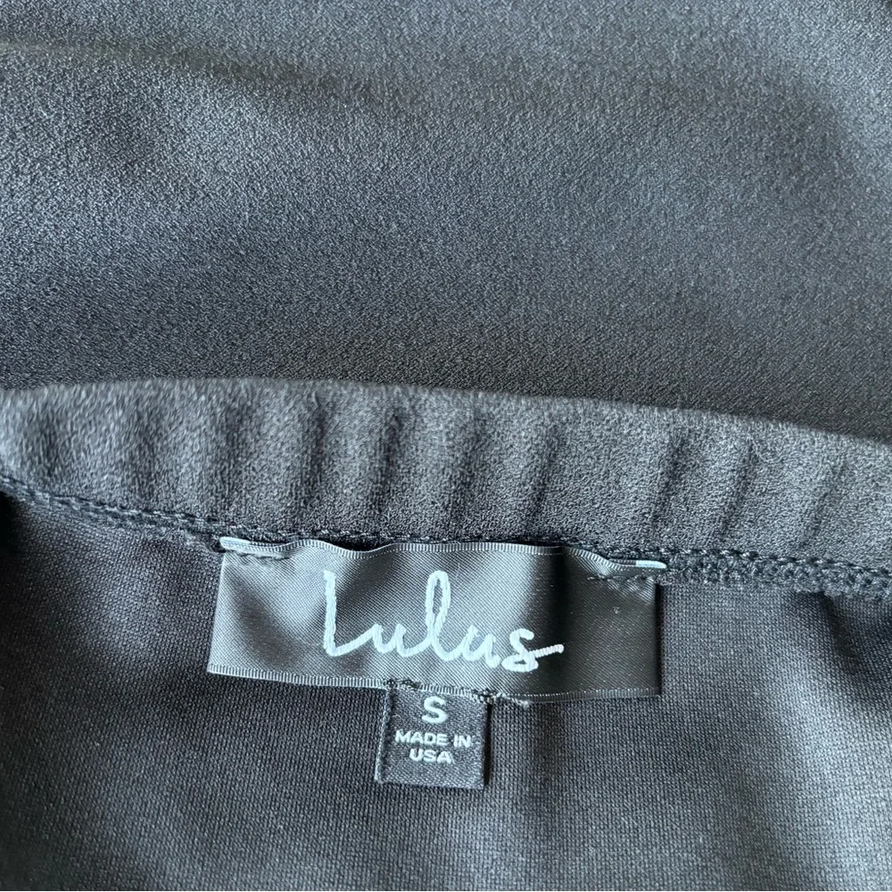 Worn once. Lulus off the shoulder jumpsuit. 32 inch inseam - Picture 3 of 3